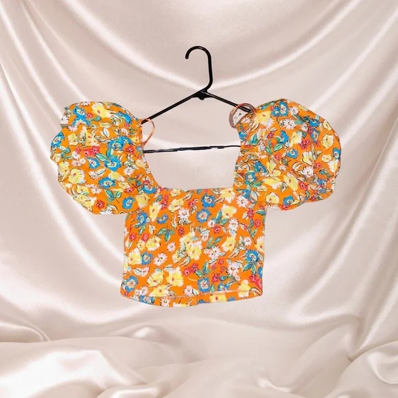 Multi-Color Crop Top with Puffy Shoulder Sleeves - Picture 2 of 2
